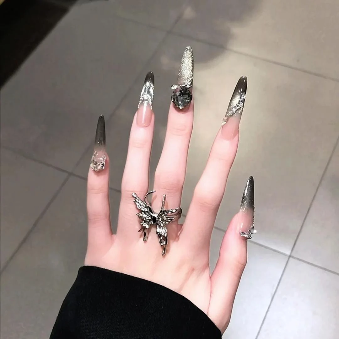 爆闪千金纯手工美甲穿戴甲高级轻奢ins网红清冷辣妹显白学生细狗