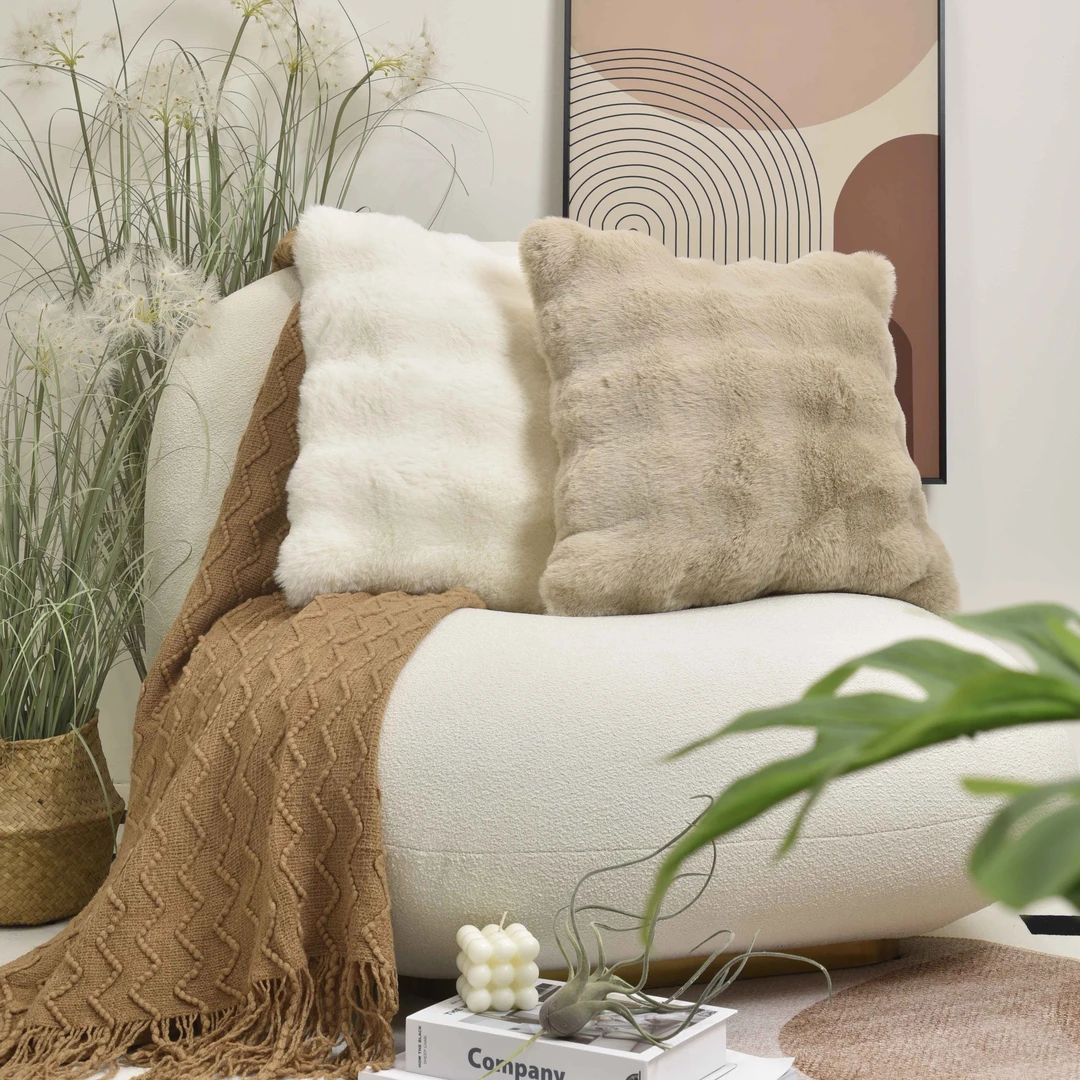 可爱长毛仿兔毛抱枕靠枕毛绒抱枕民宿抱枕靠垫卧室靠垫沙发靠背垫