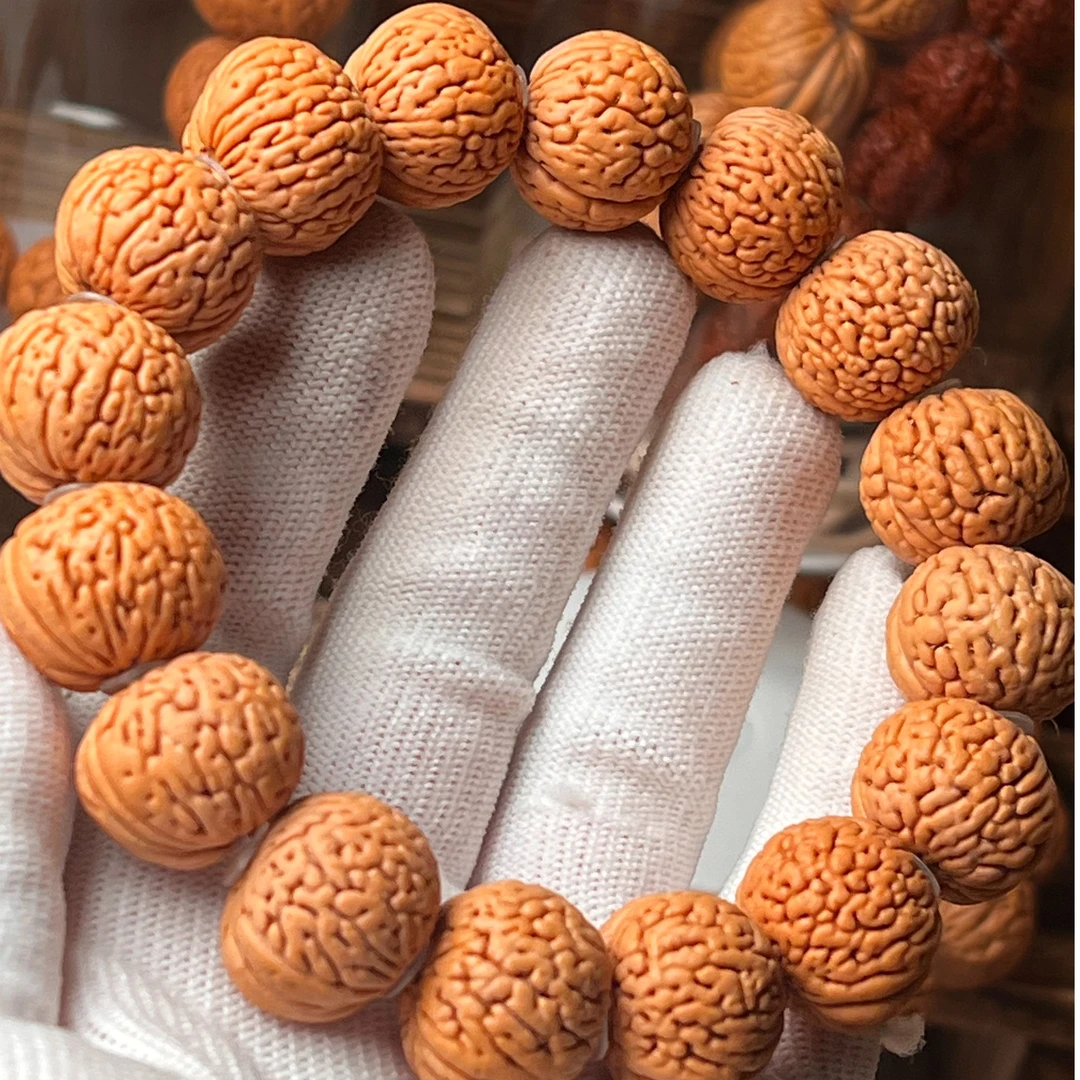 【白月光】白月光桃核手串（2025回归，放漏抄底价）