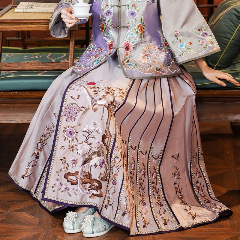 「苍羽」丽古龙复古中国风手工原创日常重工刺绣汉服26片日常马面裙