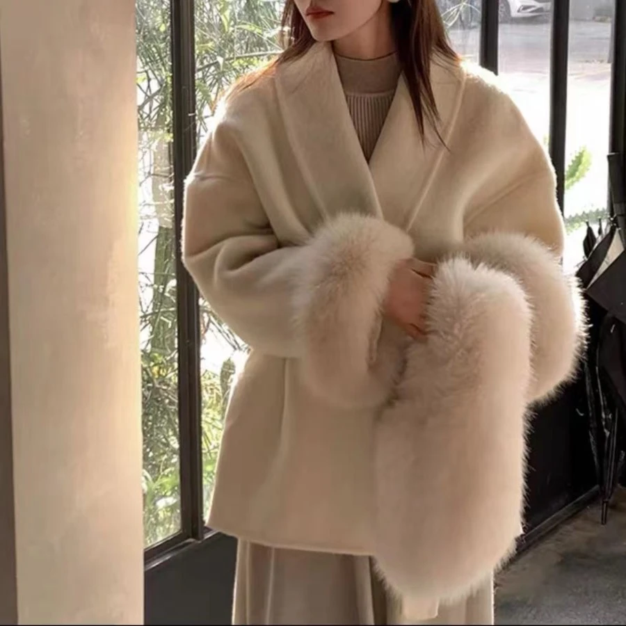 K318 【冰雪女王】高级感狐狸毛斗篷翻领毛呢外套