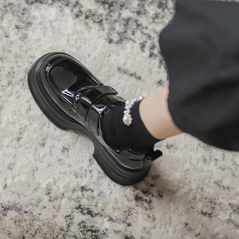 增高七公分极简魔术贴小皮鞋女2024春夏新款百搭厚底单鞋女坡跟