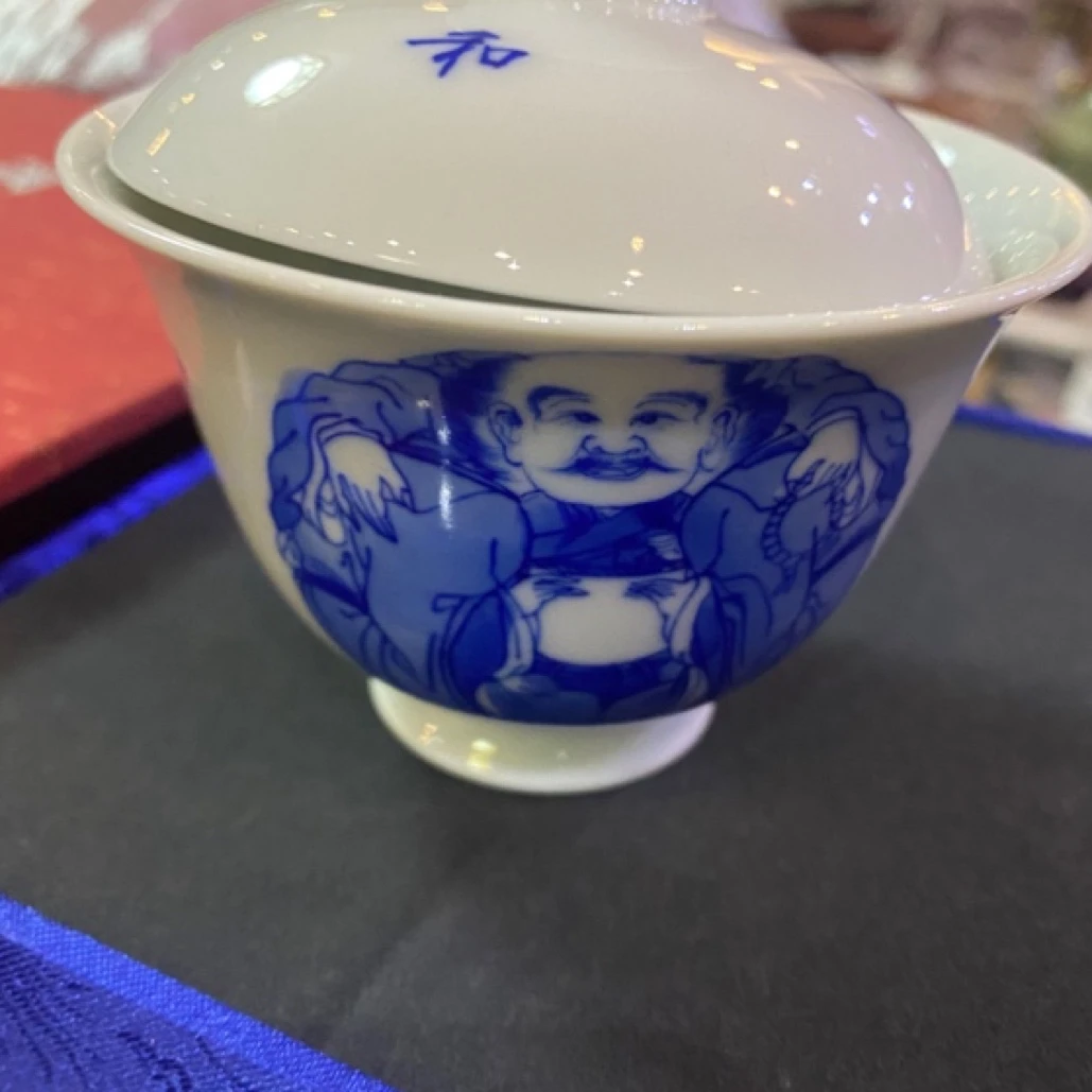 词山堂一团和气盖碗