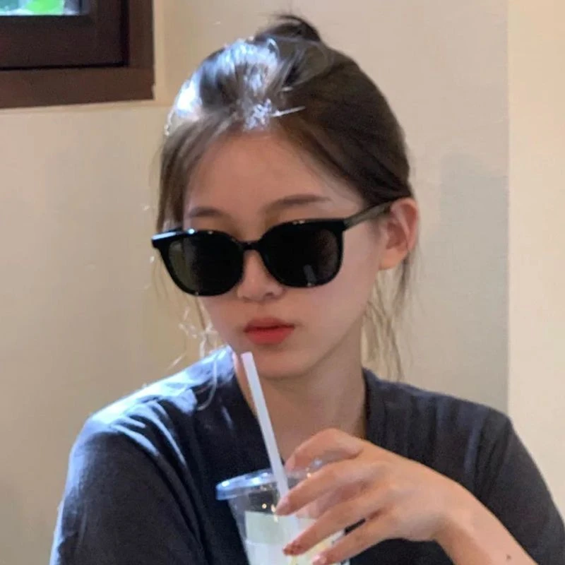 黑色墨镜女高级感ins装饰潮流复古眼镜韩版街拍方框太阳镜炫酷
