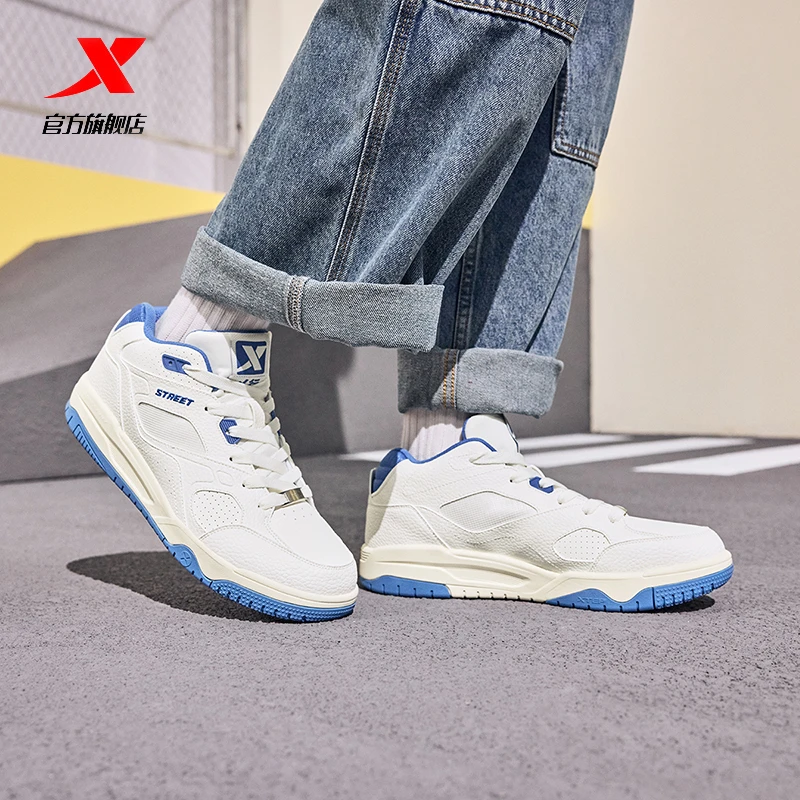 特步秋季运动板鞋2025款男女情侣款复古透气百搭高颜值校园鞋子