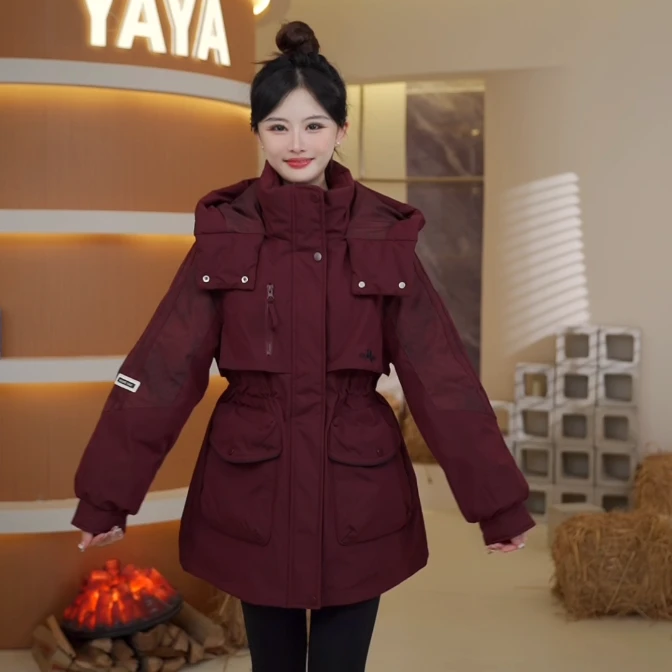 YAYA/鸭鸭羽绒服女收腰拼色冬季新款时尚潮流百搭连帽外套