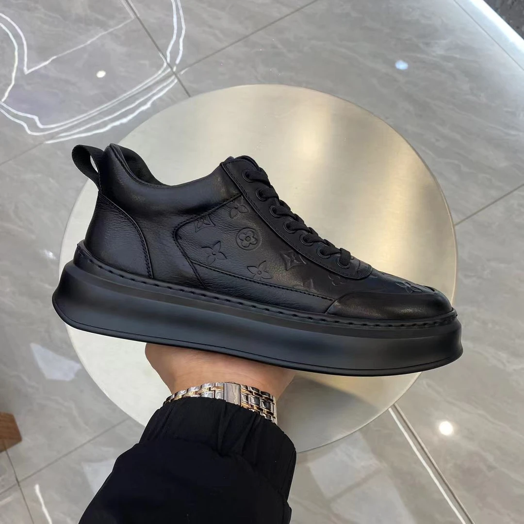 真皮男鞋2025秋季新款韩版鞋子男士时尚休闲皮鞋透气软皮潮流板鞋