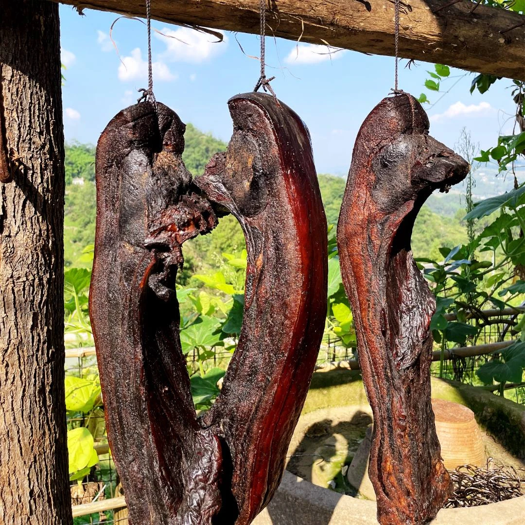 四川华蓥山传统散养烟熏土黑猪农家川味老腊肉古法熏制原味好吃