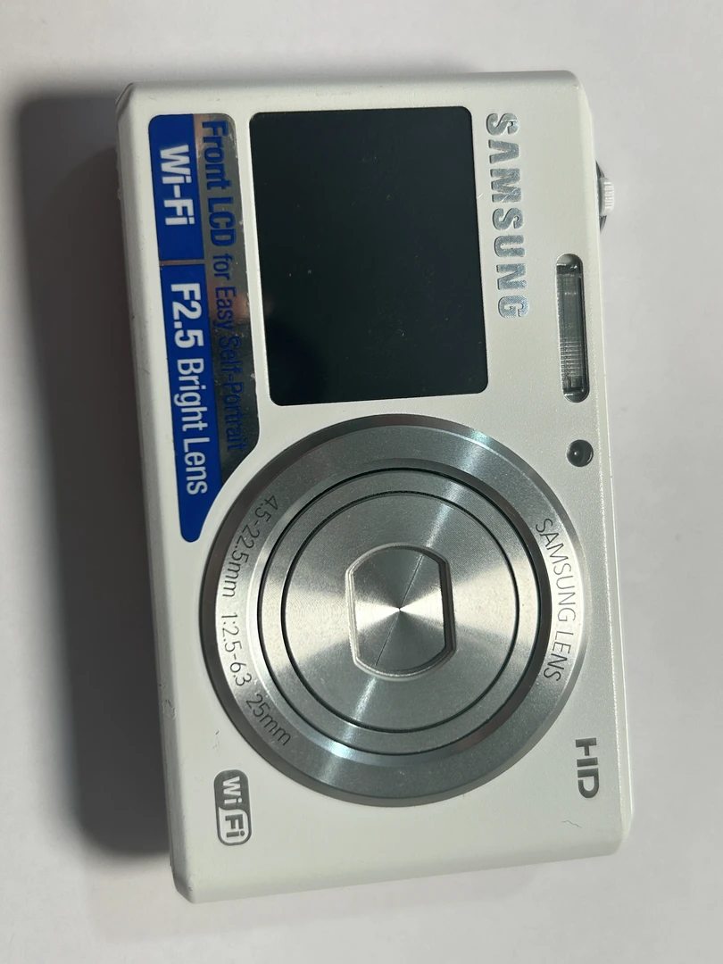 9新 Samsung/三星 DV150F 奶白机 双屏可自拍