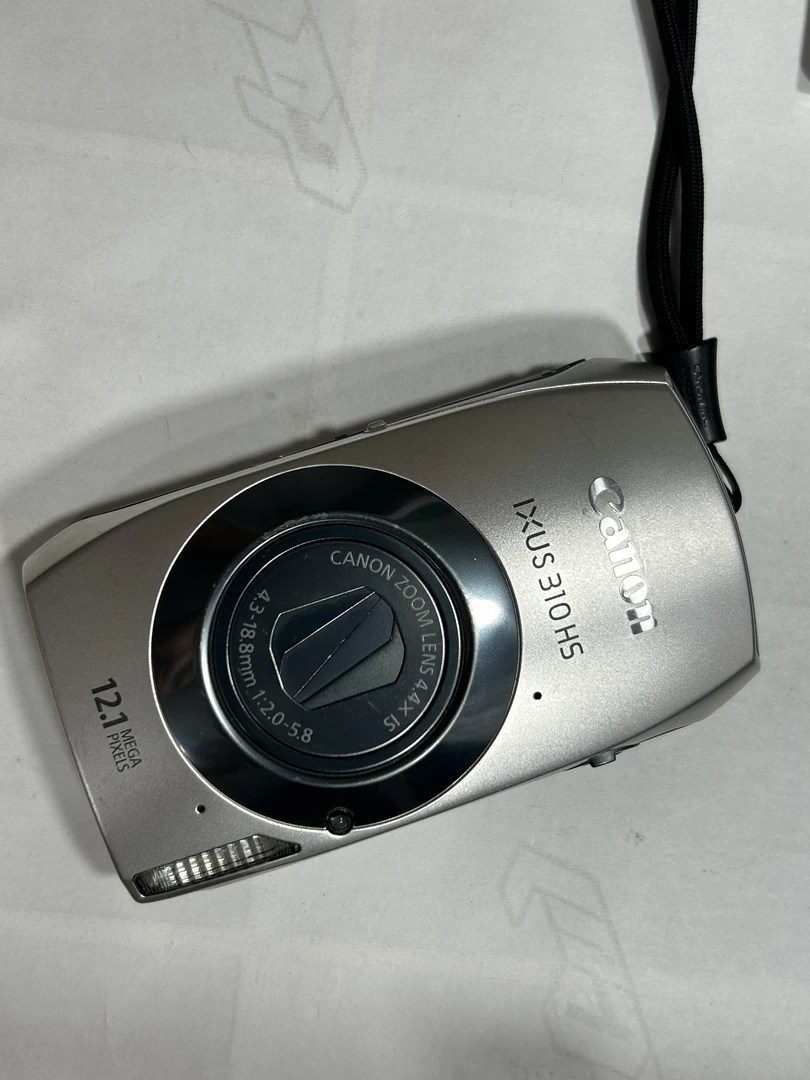 95新 Canon/佳能 ixus310 银色,有使用痕迹所有功能正常