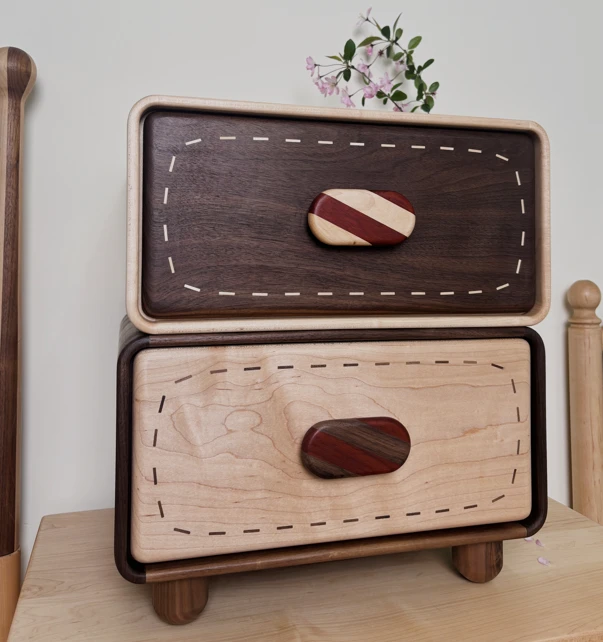 沐沐的房间糖果床头柜