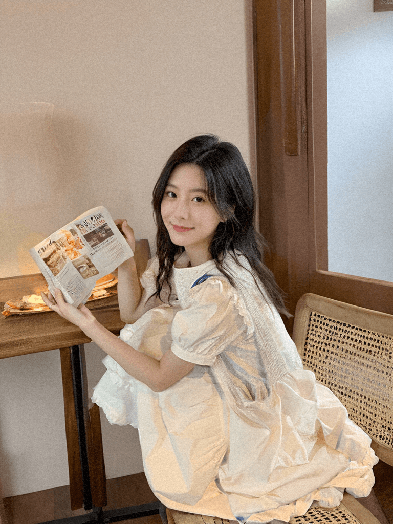 宽松连衣裙甜美小飞袖连衣裙夏季女法式镂空蕾丝中长款花边裙子