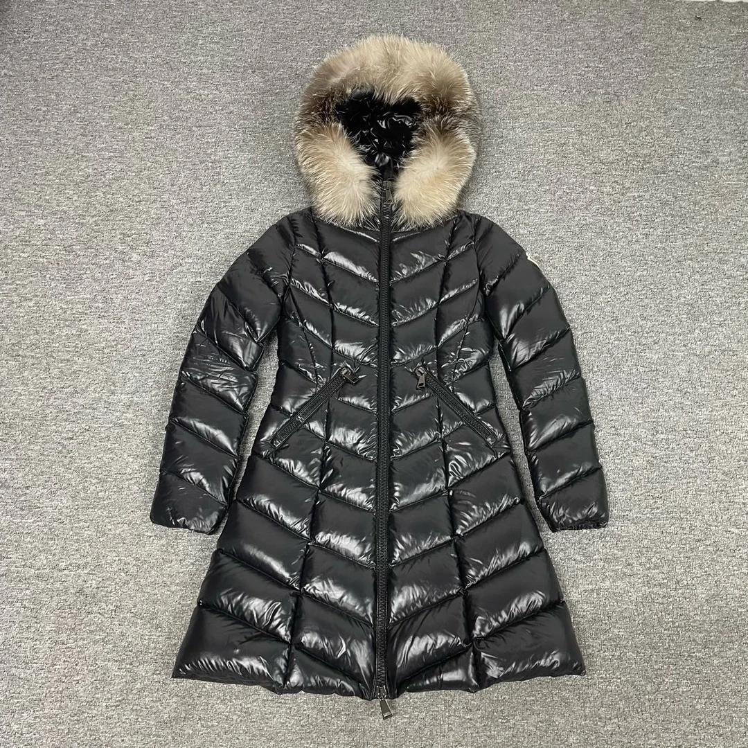99新  moncler 蒙口毛领长款 羽绒服0 码