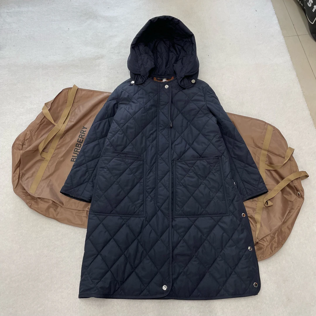 99新  burberry 新款 长款菱格绗缝棉服 L码