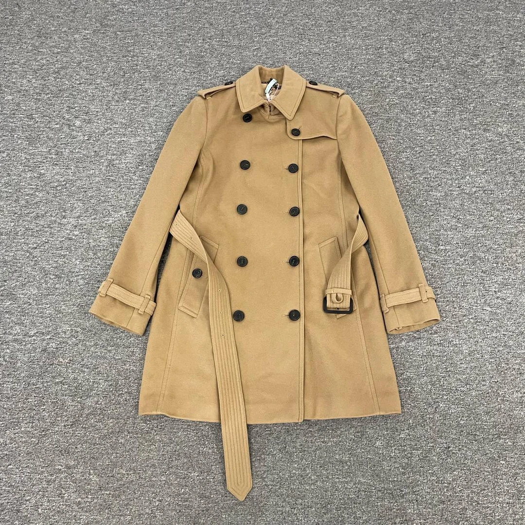 99新 BURBERRY/博柏利 Burberry 卡其色大衣 uk10