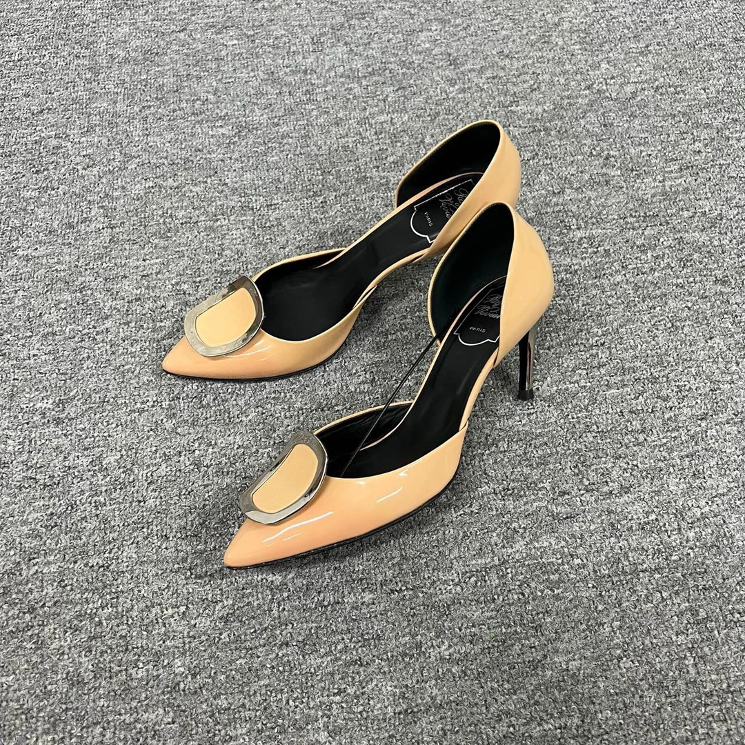 99新 Roger Vivier/罗杰·维威耶 rv 方扣高跟鞋