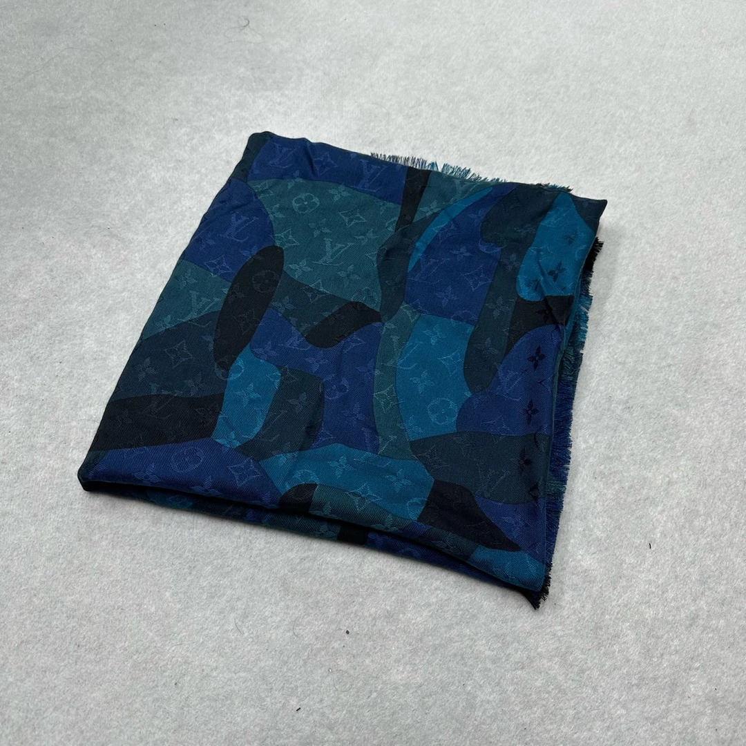99新 LouisVuitton/路易威登 lv 满印大披肩围巾