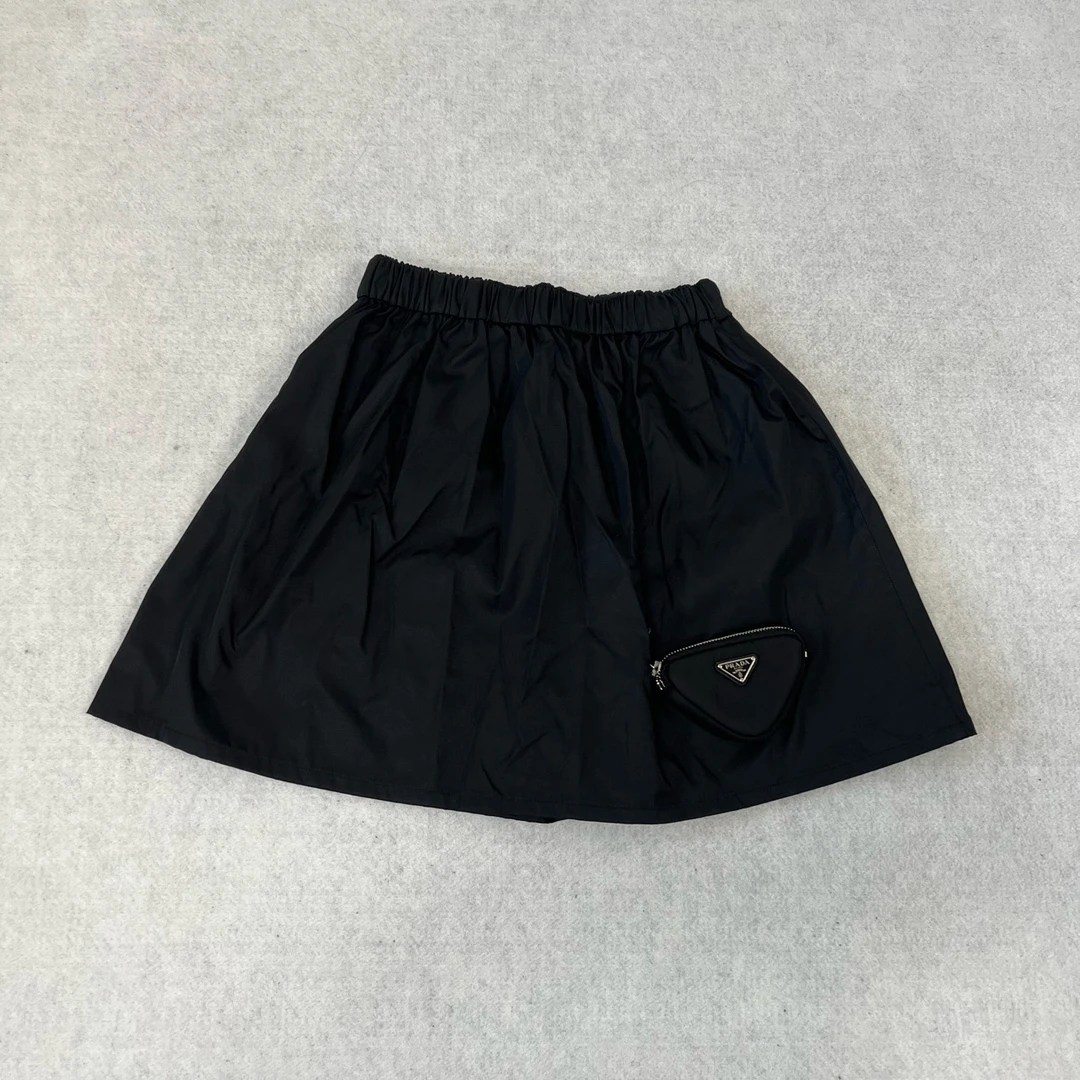 99新 Prada/普拉达 Prada 三角标 半身裙