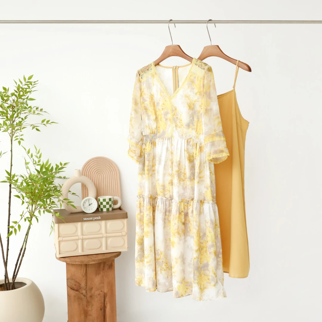 特！门店519~透气雪纺仿臻丝 迎春花含内搭吊带连衣裙 C17701