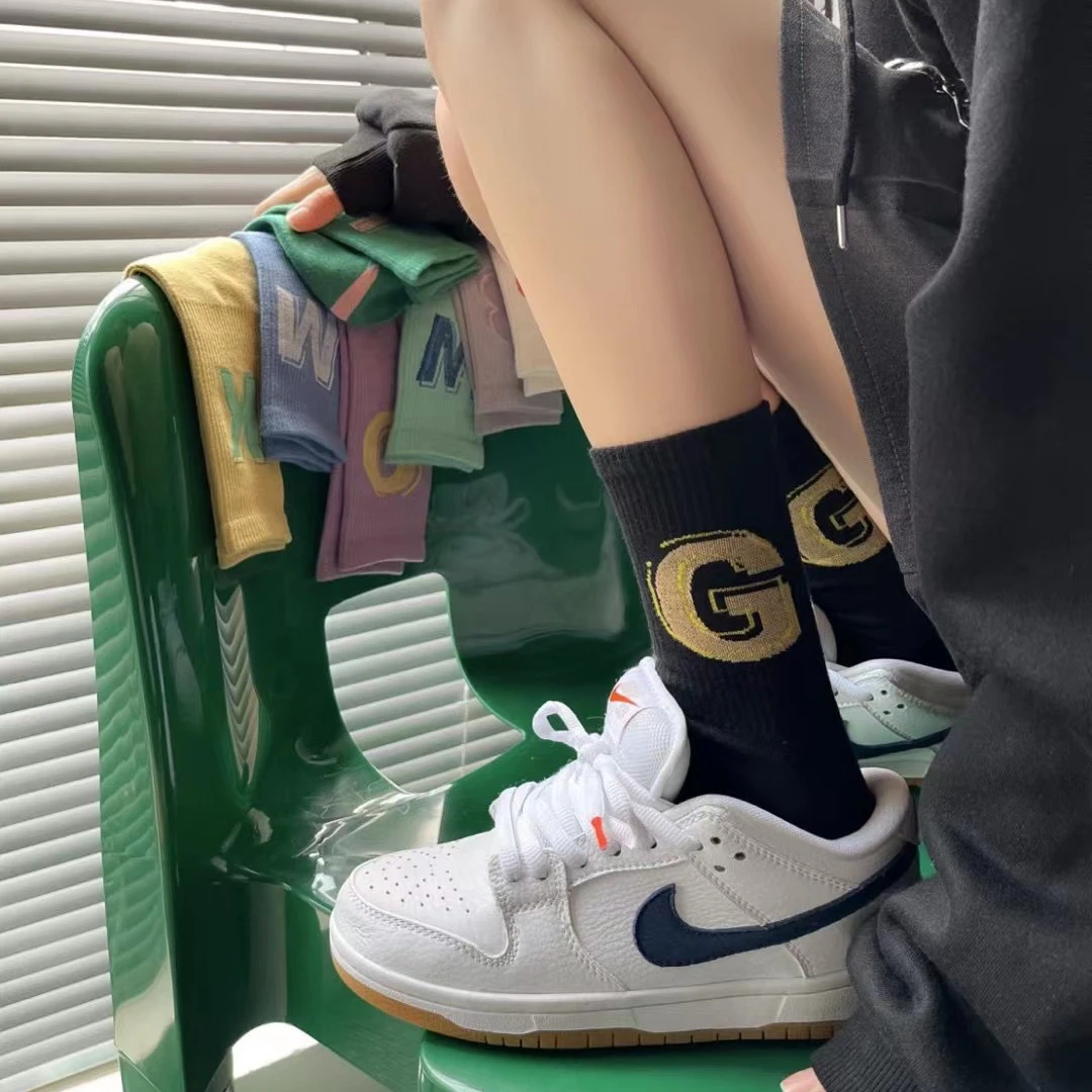 门店4&9！五双装/字母设计~软糯透气棉感舒适撞色中筒袜  C19135