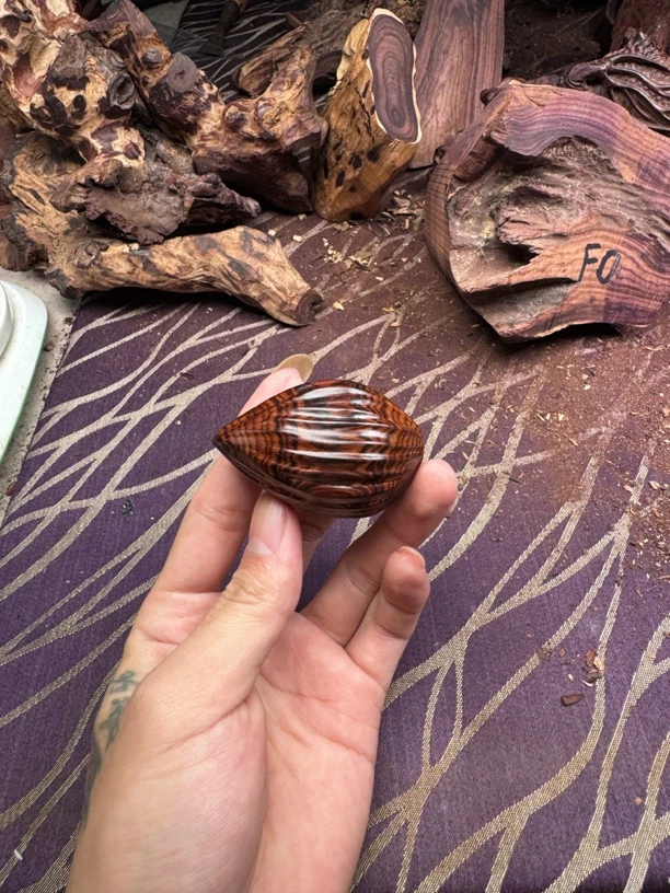 海南黄花梨莲子把件