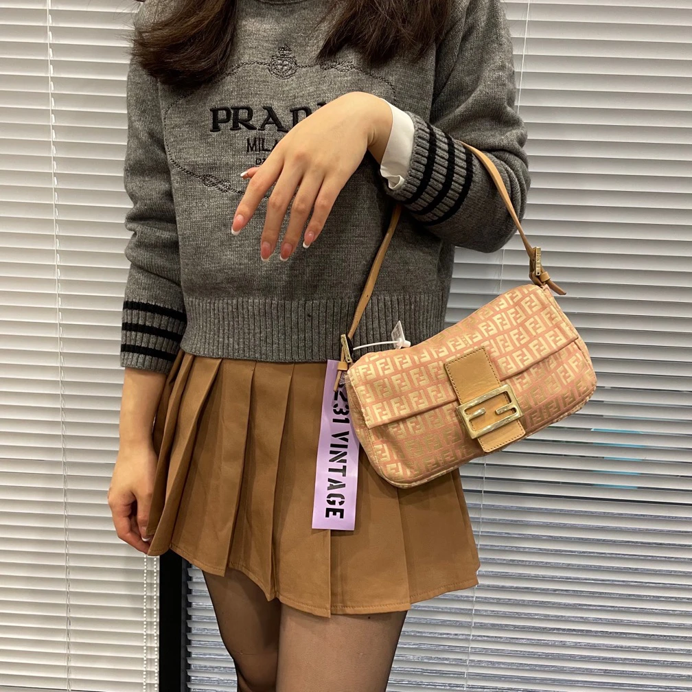 95新 FENDI/芬迪 粉花法棍包/腋下/25/AG0813000901