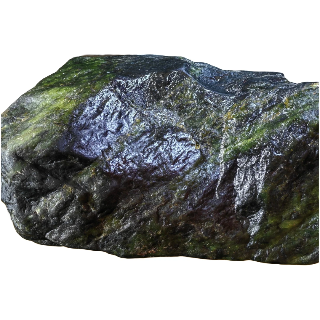 新疆罗布泊药王石墨玉的一种，黑墨绿色带有弱磁性