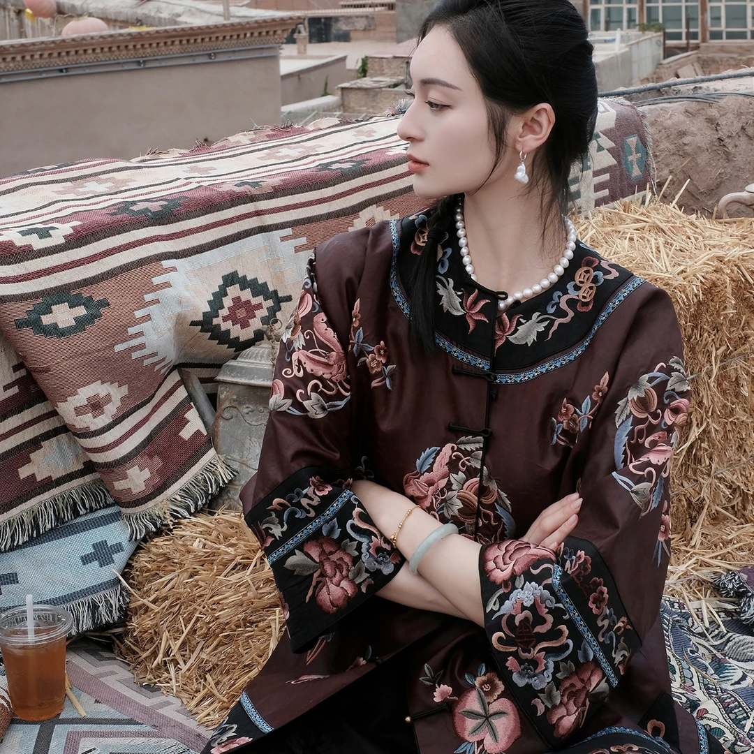 盛唐牡丹红云纱重缎瓜蝶连绵绣花上衣（不支持七天无理由）