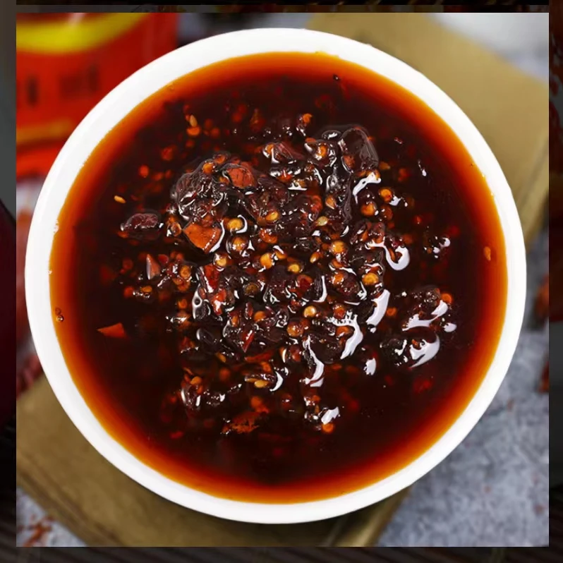 贵州遵义柴火铁锅炒制蒜香油辣椒开胃下饭香辣