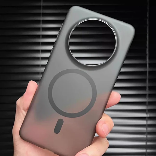 适用华为Mate70pro冰感磁吸磨砂手机壳超薄高级质感P80防摔全包60