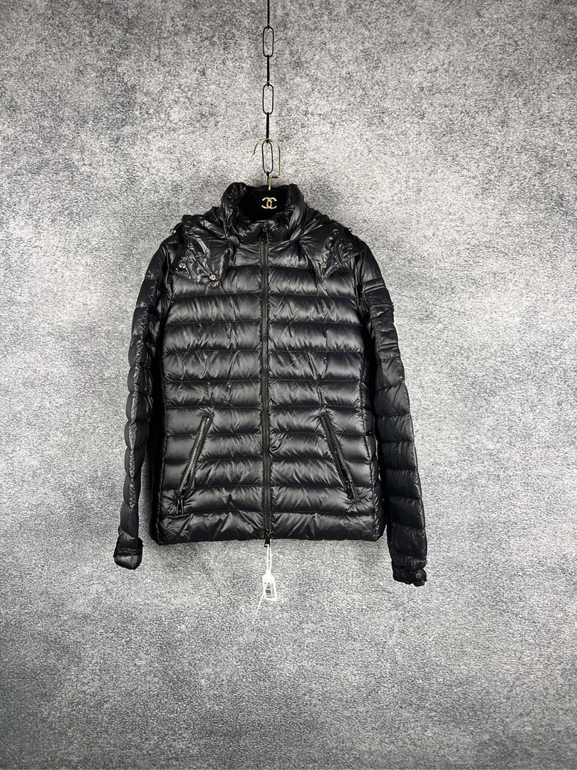 盟可睐/Moncler/Bleu黑色羽绒服/公价12000/99新/尺码3/CZF0011