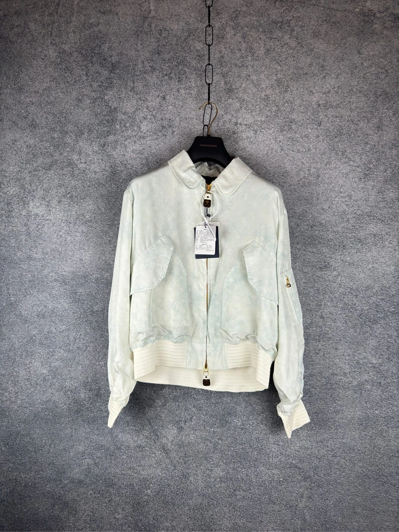 San0192/路易威登/Louis Vuitton/外套公价34000/全新带吊/尺码38