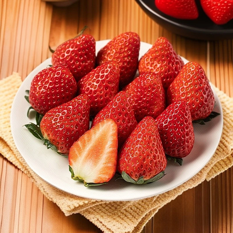 丹东红颜草莓500g