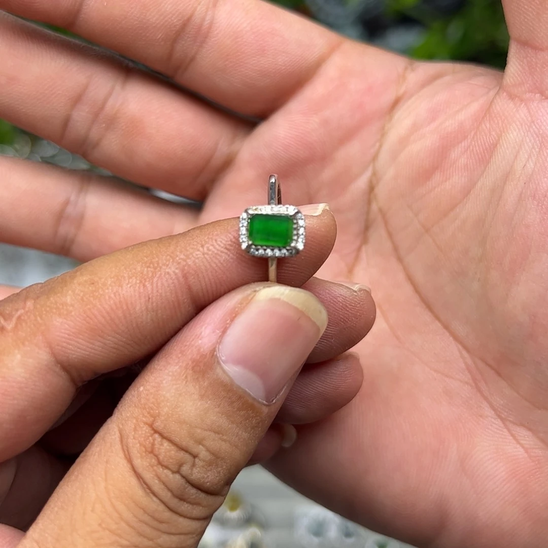 【闪购商品】翡翠吊坠(不含链)未镶嵌不**菜