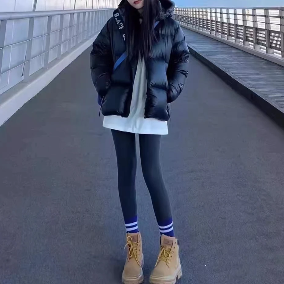 3314 加厚短款男女情侣款黑金羽绒服