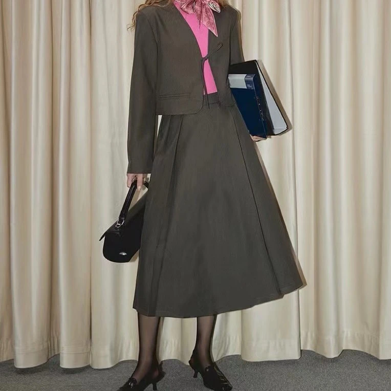 056富家千金小香风套装女春季新款设计感半身裙两件套