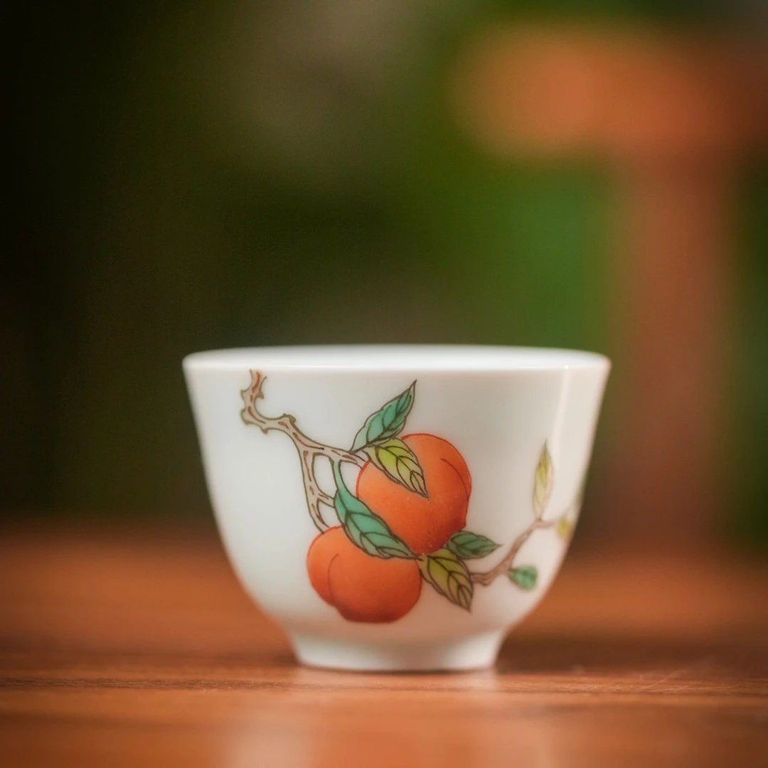古彩寿桃品茗杯 50cc 主人杯手工陶瓷杯 高温古彩釉上彩手工绘画