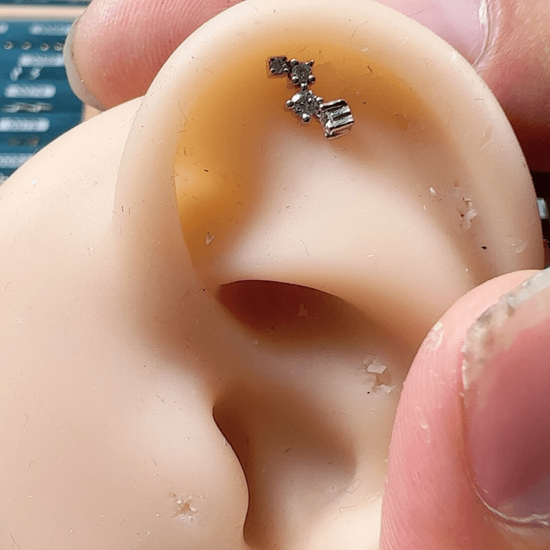 【闪购商品】钻石耳饰18K金镶嵌0****3