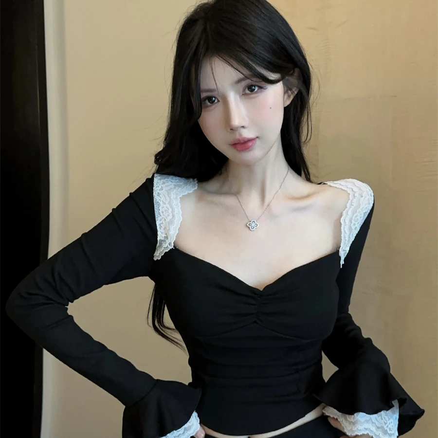 蕾丝拼接方领喇叭袖T恤女秋季长袖修身紧身撞色气质短款打底上衣