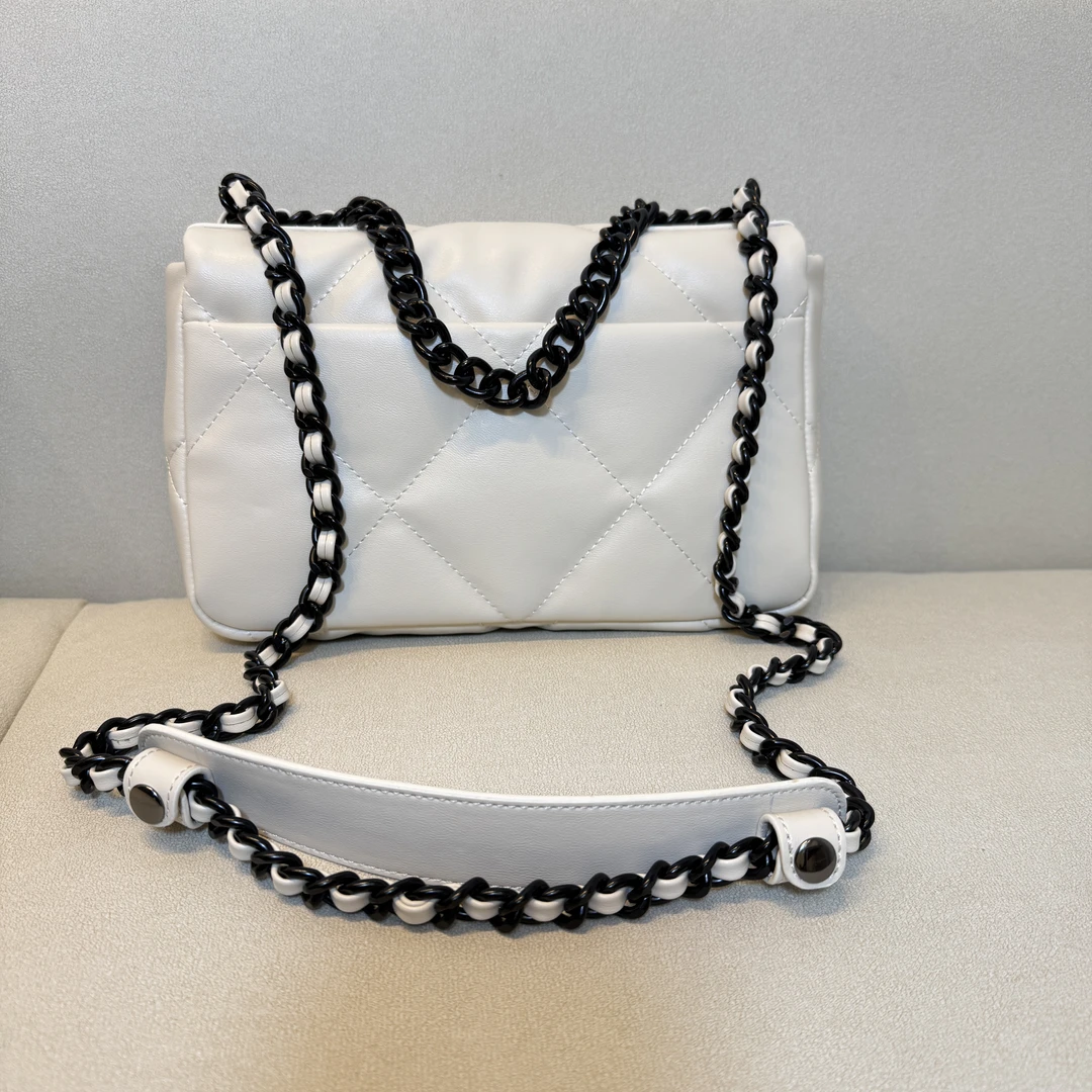 新款简约白色百搭单肩斜挎包