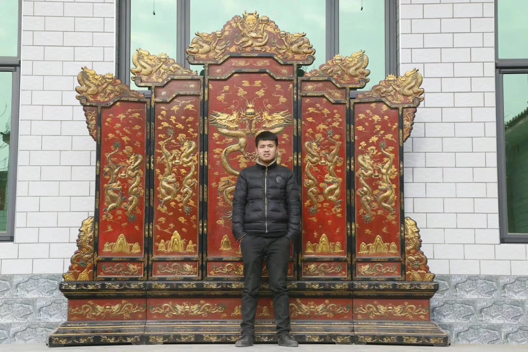 大地屏～大漆描金彩绘工艺。