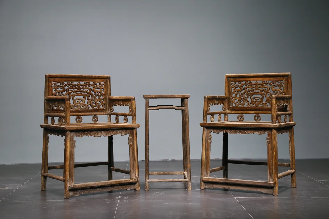 民国时期～玫瑰椅一对三件套。保存完整、十分难得。买到就是赚到