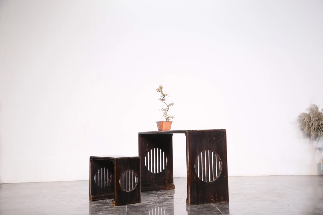 明式 ～琴几 尺寸:长120宽45高70 琴凳长50宽30高45。材质、榆木。