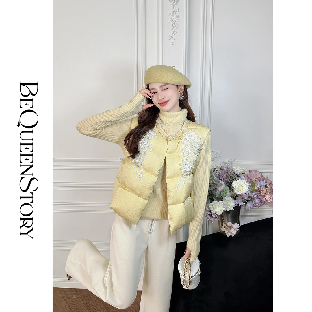 余潇潇【璀璨金乌】轻奢重工立体蕾丝花朵短款圆领羽绒马甲保暖外穿