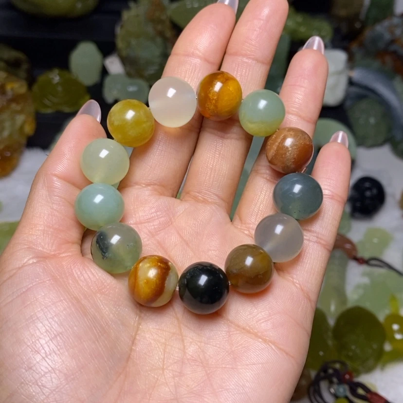 【闪购商品】蛇纹石玉手串未镶嵌(****月