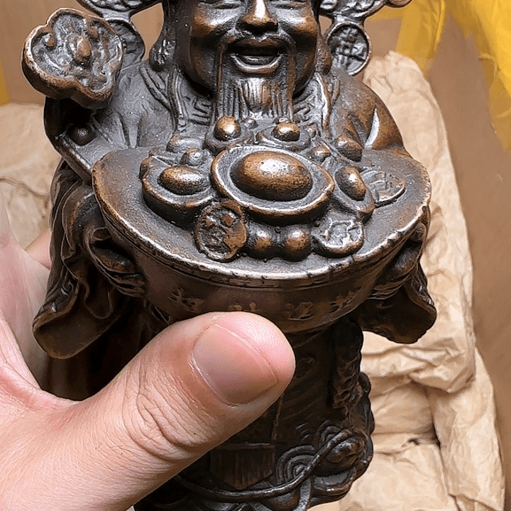 铜器摆件…………………