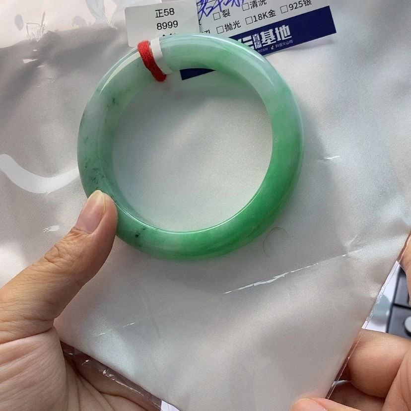 【闪购商品】翡翠手镯未镶嵌鸭*梨