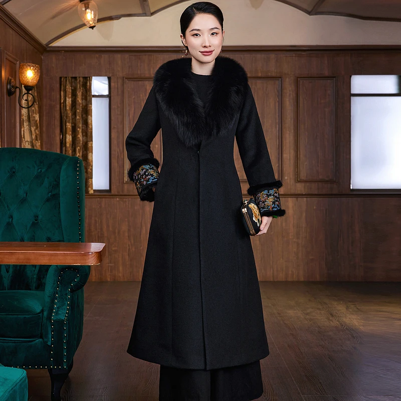 【风雪千山】羊毛呢黑色大衣 配可拆狐狸毛领W24879