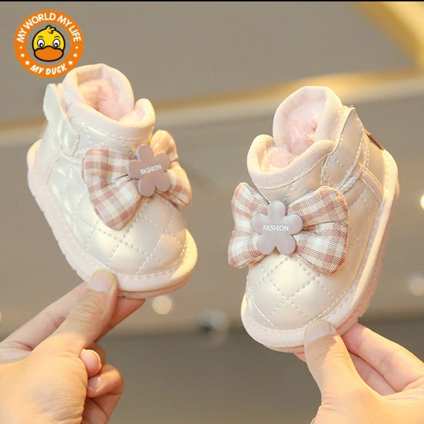 MUYDUCK小黄鸭冬季新款女宝宝雪地靴加绒保暖短靴女童软底学步鞋