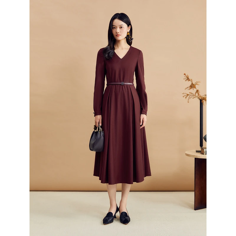 YINER音儿2024冬季新款法式微醺感安可拉红V领连衣裙8C34505210